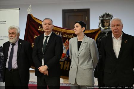 Светлана Савицкая и Николай Коломейцев выступили на открывшейся в Госдуме выставке, посвященной 105-летию организации подводных и водолазных работ в России
