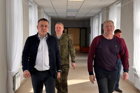 Сенатор Российской Федерации Айрат Гибатдинов в ходе рабочей поездки посетил Ульяновское гвардейское суворовское военное училище