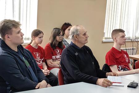 В Ивановском обкоме КПРФ состоялось занятие по политпросвещению, посвящённое 90-летию создания Ивановской области