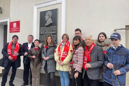 Крымские коммунисты почтили память И.В. Сталина