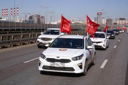 На улицах столицы «Красные крылья Победы»