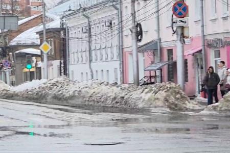 Рязань. Депутат от КПРФ Денис Сидоров: «Чистые» отчёты администрации Рязани тонут в грязи и снегу
