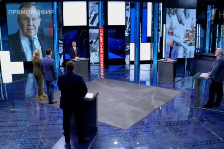 Дмитрий Новиков на Первом канале о том, почему власти Европы сеют войну с Россией, но рвутся на переговоры о мире
