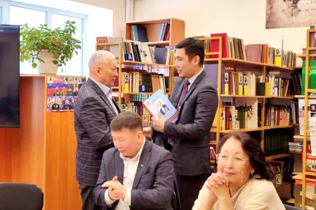 Секретари Якутского рескома КПРФ провели встречи с коллективом Сунтарской школы № 1 по случаю 125-летия большевика И.А. Колесникова