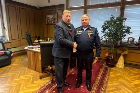 Владимир Кашин провёл встречу с офицерами СВО и вручил памятные медали