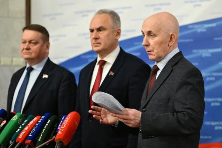 Е.И. Бессонов, Ю.П. Синельщиков и В.И. Егоров выступили перед журналистами в Госдуме