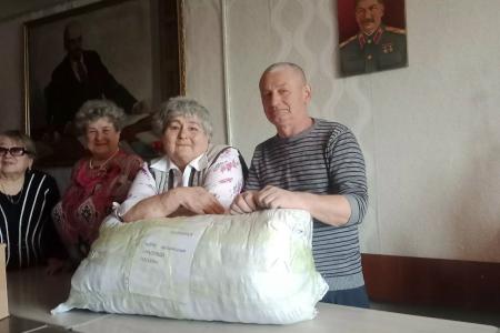 Забайкальские коммунисты отправили бойцам СВО очередную гуманитарную посылку с копией Знамени Победы