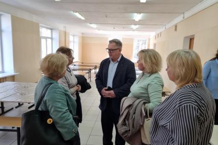 Московская область. Депутат КПРФ Александр Наумов в рамках инициативного бюджетирования помог двум школам в Можайском муниципальном округе
