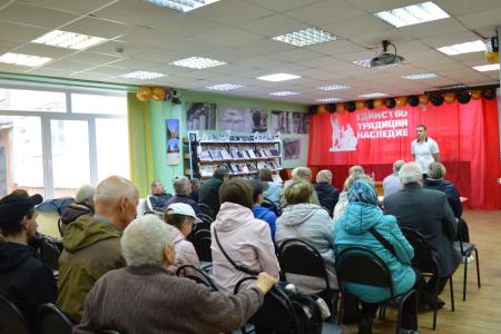 Саратовская область. Депутат-коммунист Александр Анидалов провёл встречу с жителями Балаково