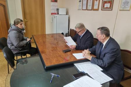 Руководитель фракции КПРФ в Мособлдуме Александр Наумов провел прием жителей в Кашире