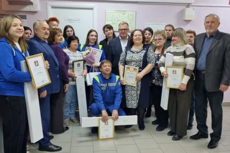Руководитель фракции КПРФ в Мособлдуме Александр Наумов поздравил сотрудников Можайской подстанции скорой помощи