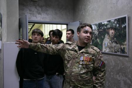Сенатор от КПРФ Айрат Гибатдинов провел патриотическое мероприятие с участием ветерана СВО Никиты Кашаева и студентов