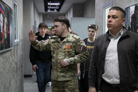 Сенатор от КПРФ Айрат Гибатдинов провел патриотическое мероприятие с участием ветерана СВО Никиты Кашаева и студентов