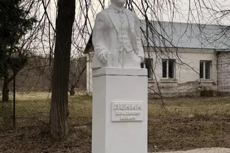В Тульской области установлен новый памятник В.И. Ленину взамен ранее украденного