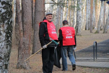 Коммунистический субботник в Курчатовском районе Челябинска