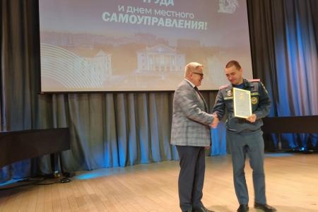 Руководитель фракции КПРФ в Мособлдуме Александр Наумов поздравил жителей Ленинского г.о. с Днем труда