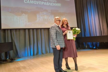 Руководитель фракции КПРФ в Мособлдуме Александр Наумов поздравил жителей Ленинского г.о. с Днем труда