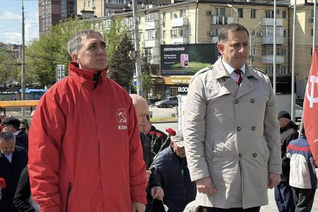 "Учиться у Ленина диалектическому подходу к анализу событий - задача каждого коммуниста!": В Ростове возложили цветы в честь 156-летия вождя мирового пролетариата