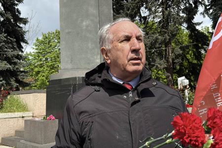 "Учиться у Ленина диалектическому подходу к анализу событий - задача каждого коммуниста!": В Ростове возложили цветы в честь 156-летия вождя мирового пролетариата