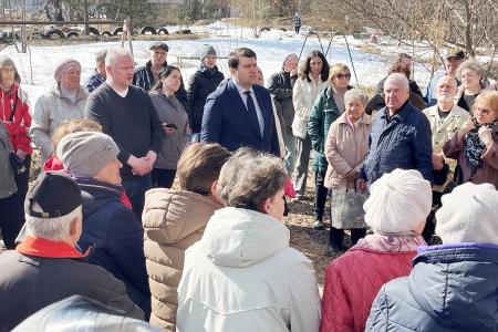 Олег Лебедев провёл массовую встречу с жителями Белого Городка в Кимрском районе Тверской области