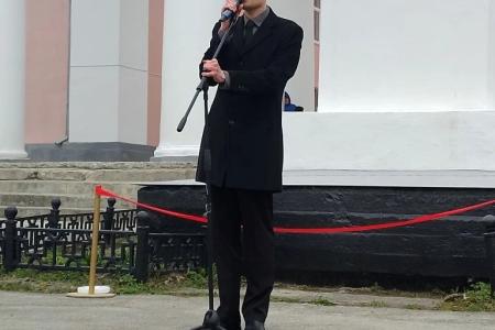 Челябинская область. В Миньяре в день 156-летия со дня рождения Владимира Ильича Ленина состоялось открытие его памятника после ремонта