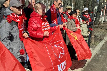 В Марий Эл коммунисты отметили День космонавтики