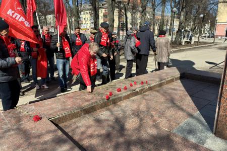 В Марий Эл коммунисты отметили День космонавтики