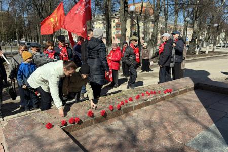 В Марий Эл коммунисты отметили День космонавтики