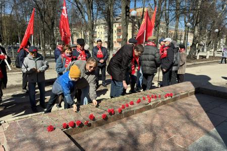 В Марий Эл коммунисты отметили День космонавтики