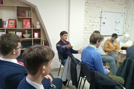 В Саратовском горкоме КПРФ проведён круглый стол, приуроченный к 156-й годовщине со дня рождения В.И. Ленина