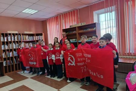 «Живая летопись мужества»: нижегородские коммунисты провели урок патриотизма для юных нижегородцев
