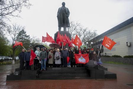 В Калмыкии коммунисты и сторонники Компартии  отметили 156-ю годовщину со дня рождения В.И. Ленина