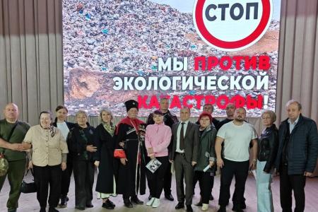 Краснодарский край. В Новокубанском районе по инициативе коммуниста-депутата прошел митинг с оценкой хода мусорной реформы в крае