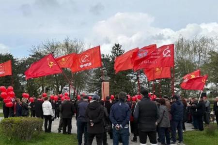 Коммунисты Кабардино-Балкарии отметили 65-летие полета Юрия Гагарина в космос