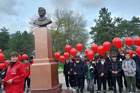 Коммунисты Кабардино-Балкарии отметили 65-летие полета Юрия Гагарина в космос