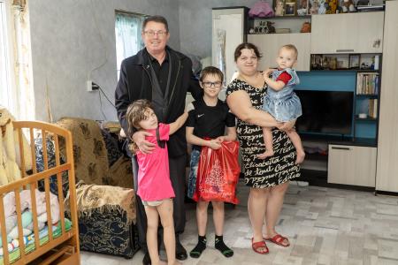 Курские коммунисты посетили Касторное и оказали помощь семьям