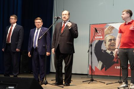 Первый секретарь Курского обкома КПРФ Н.Н. Иванов провел в Обояни концерт, посвящённый 120-летию Леонида Ильича Брежнева