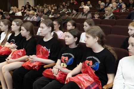 Первый секретарь Курского обкома КПРФ Н.Н. Иванов провел в Обояни концерт, посвящённый 120-летию Леонида Ильича Брежнева