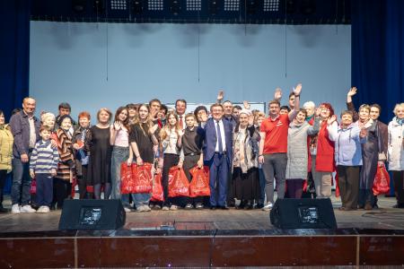 Первый секретарь Курского обкома КПРФ Н.Н. Иванов провел в Обояни концерт, посвящённый 120-летию Леонида Ильича Брежнева