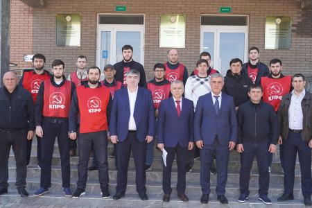 Республика Дагестан. КПРФ продолжает оказывать помощь пострадавшим от наводнения