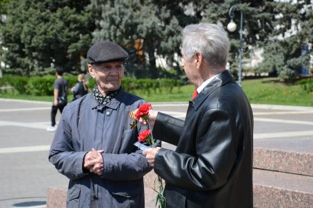 Астраханские коммунисты отметили 156-летие В.И. Ленина