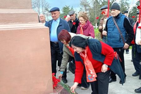Коммунисты Кабардино-Балкарии отметили 65-летие полета Юрия Гагарина в космос