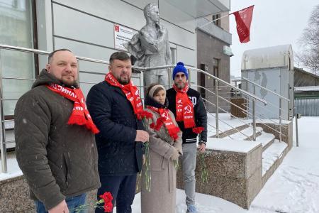 Ленин с нами! Коммунисты   почтили память вождя в Ханты-Мансийске