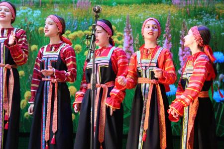 Смоленск. Звёзды зажглись на сцене в честь Юрия Гагарина