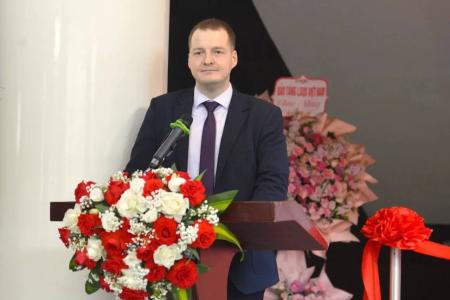 156 образов Ленина как символ дружбы народов — от Ульяновска до Ханоя