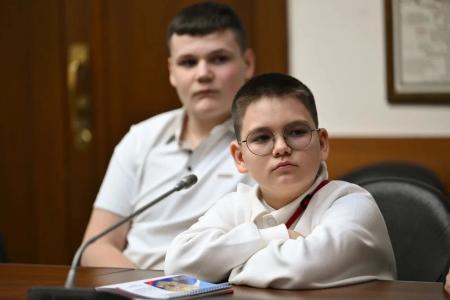 Юрий Афонин и Айрат Гибатдинов в Госдуме провели встречу с детьми героев СВО