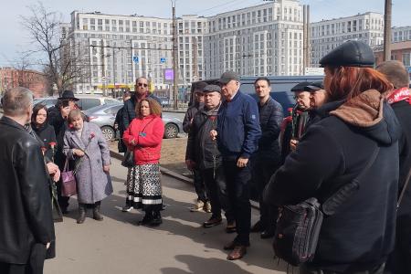 Санкт-Петербург. Коммунисты города на Неве заявляют: советский космос – торжество социалистической системы!