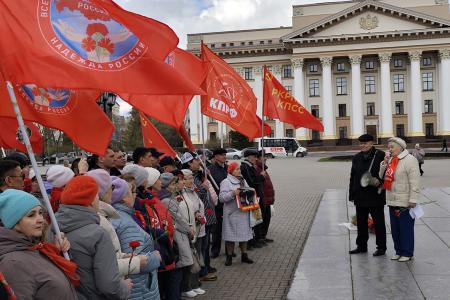 В Тюмени КПРФ и сторонники левых движений торжественно отметили 156-ю годовщину со дня рождения В.И. Ленина