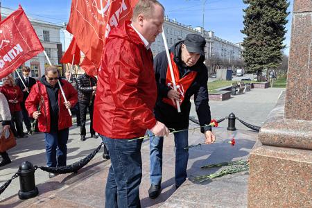 Ивановские коммунисты и союзники КПРФ отметили 156-ю годовщину со дня рождения В.И. Ленина