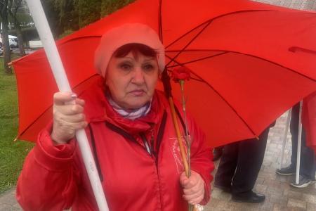 Коммунисты Ставрополья возложили цветы к памятнику В.И. Ленину